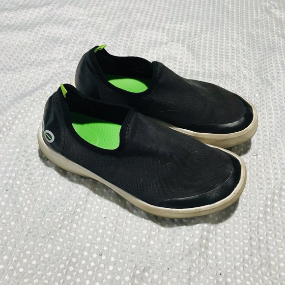 OOFOS shoes - Picture 1 of 11